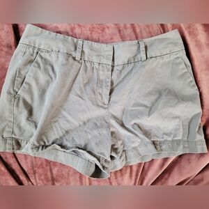 Loft size 6 shorts